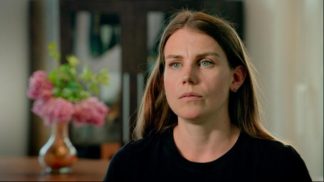 Bild: ORF/Graf Film Nach der Entführung ist vieles nicht mehr wie bisher: Nathalie kämpft gegen die Angst, für eine Normalität und um die Rückkehr in den Alltag.