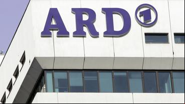 "ARD"-Logo an der Außenfassade der ARD-Programmdirektion in München