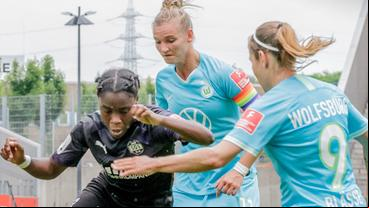 Nicole Anyomi (SGS Essen), Anna Blässe (VFL Wolfsburg) & Alexandra Popp (VFL Wolfsburg),