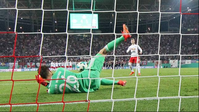 Bild: imago/Picture Point LE Das Elfmeterschießen im DFB-Pokal
