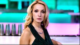 Die Barfrau Linda (Iva Lukic)