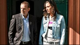 Die Hauptkommissare Frank Steier (Joachim Król) und Conny Mey (Nina Kunzendorf).