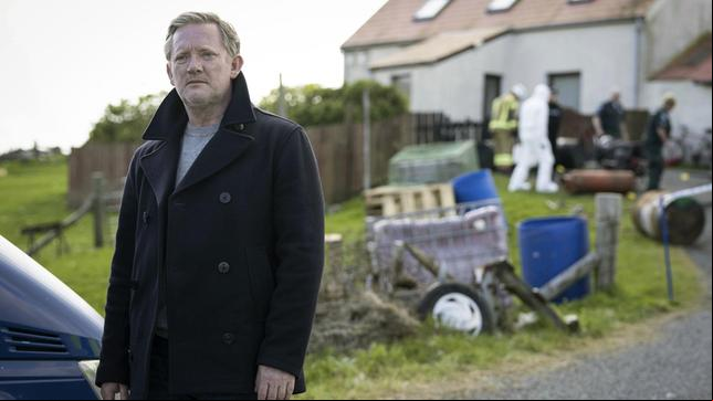 Bild: ARD Degeto/ITV Studios Global Detective Inspector Jimmy Perez (Douglas Henshall) ist dem Täter auf der Spur.