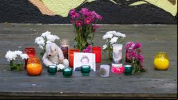 Blumen und Kerzen erinnern an den tragischen Tod der 20jährigen Nadine Torwald.
