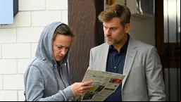 Torsten Drescher (Jens Atzorn) muss gerade feststellen, dass Doreen (Laura Sundermann) die Säureangriffe gar nicht gut heißt.