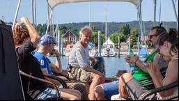 Einer darf beim Dreh auf keinen Fall fehlen: Bootsbauer Ekki aka "der beste Mann am Bodensee".