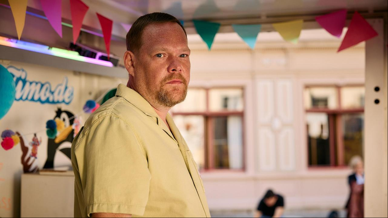 Der Ex-Häftling Timo Faiser (Oliver Bröcker) will herausfinden, wo seine nun erwachsene Tochter lebt.
