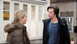 Um ihre Freundschaft mit Carla nicht zu gefährden, trennt sich Britta (Jelena Mitschke) von Timo (Jonathan Beck).