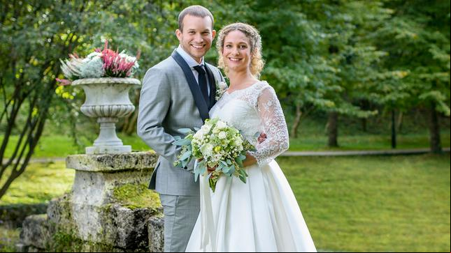 Bild: ARD/Christof Arnold Geben sich endlich das Ja-Wort: Franzi Krummbiegl (Léa Wegmann) und Tim Saalfeld (Florian Frowein)