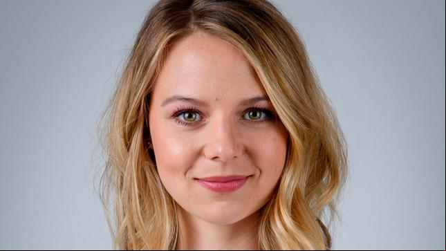 Bild: ARD/Christof Arnold Lena Conzendorf spielt Josie Klee.