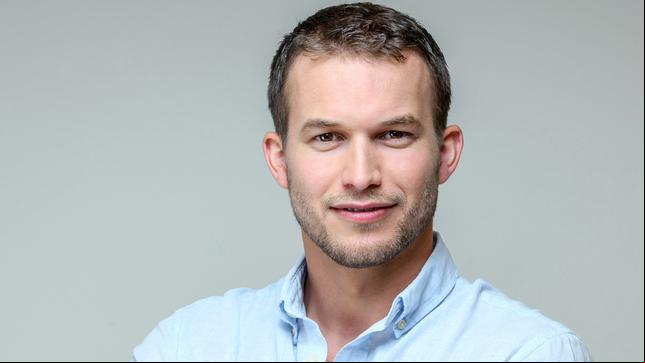 Bild: ARD/Christof Arnold Florian Frowein spielt in der 16. Staffel von "Sturm der Liebe" den neuen Traummann Tim Degen.
