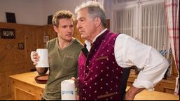 André (Joachim Lätsch) lädt den neuen Braumeister Oskar (Philip Butz) zu einer Brauereiführung ein.