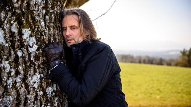 Bild: ARD/Christof Arnold Michael (Erich Altenkopf) lässt seinem Schmerz freien Lauf.