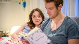 Oskar (Philip Butz) macht Tina (Christin Balogh) klar, wie sehr er sie liebt.